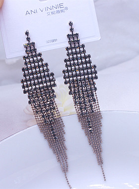 高级感新款爆款轻奢流苏耳环夏菱形耳钉气质耳坠长款夸张耳饰吊坠