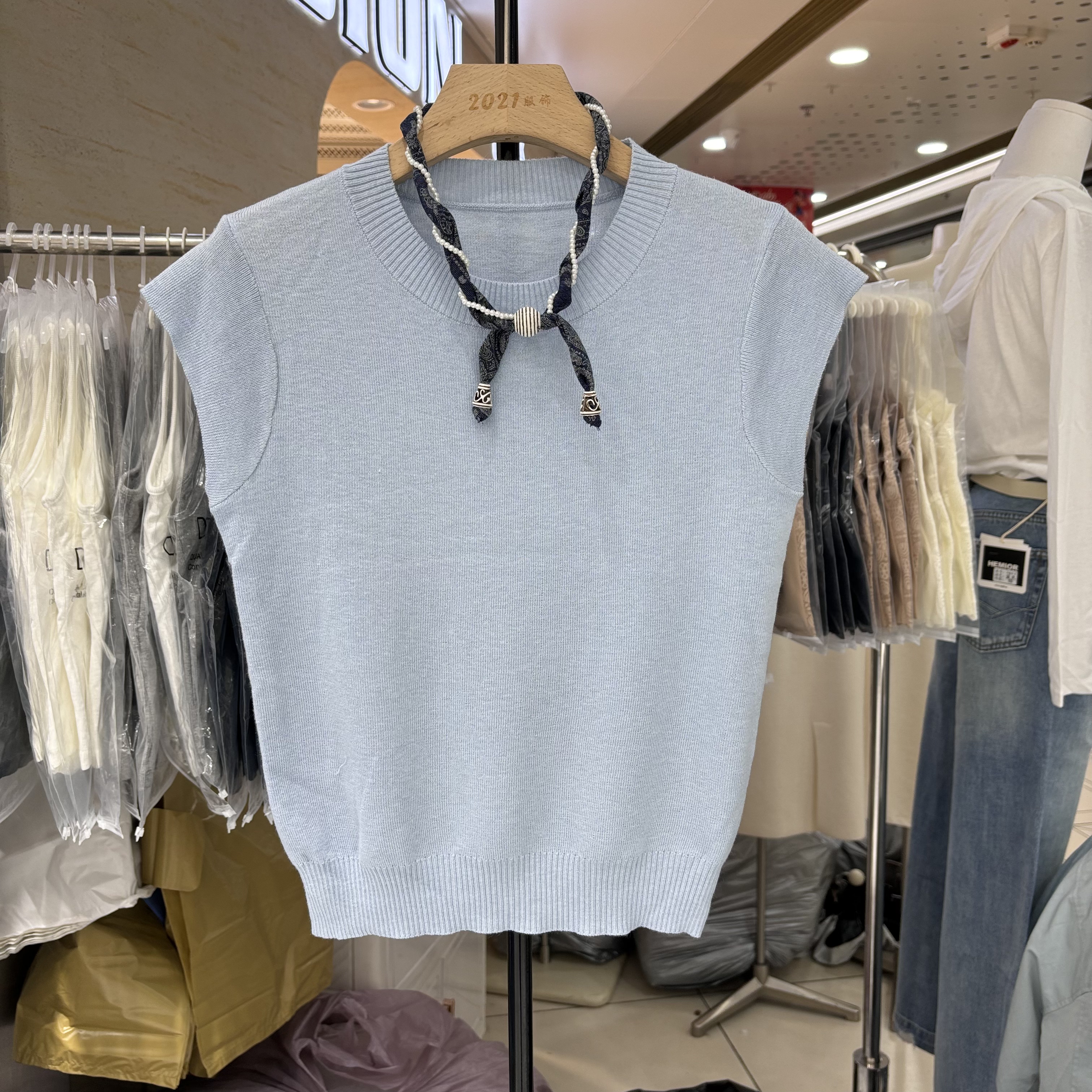 高级感短袖针织衫女2026春夏韩系显瘦纯色简约短款上衣配丝巾7708