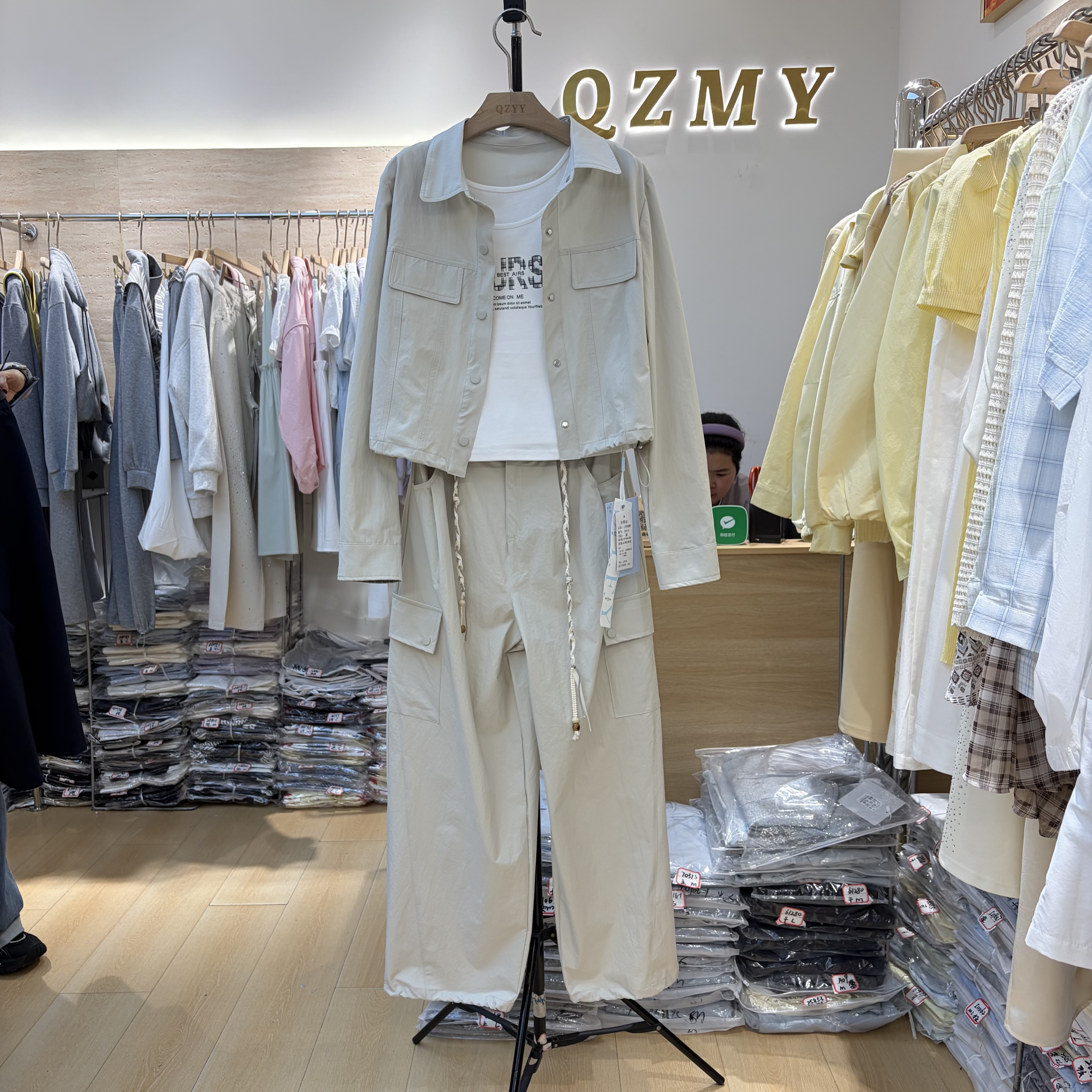 简约工装单排扣外套字母背心抽绳系带显瘦阔腿工装裤三件套女2610