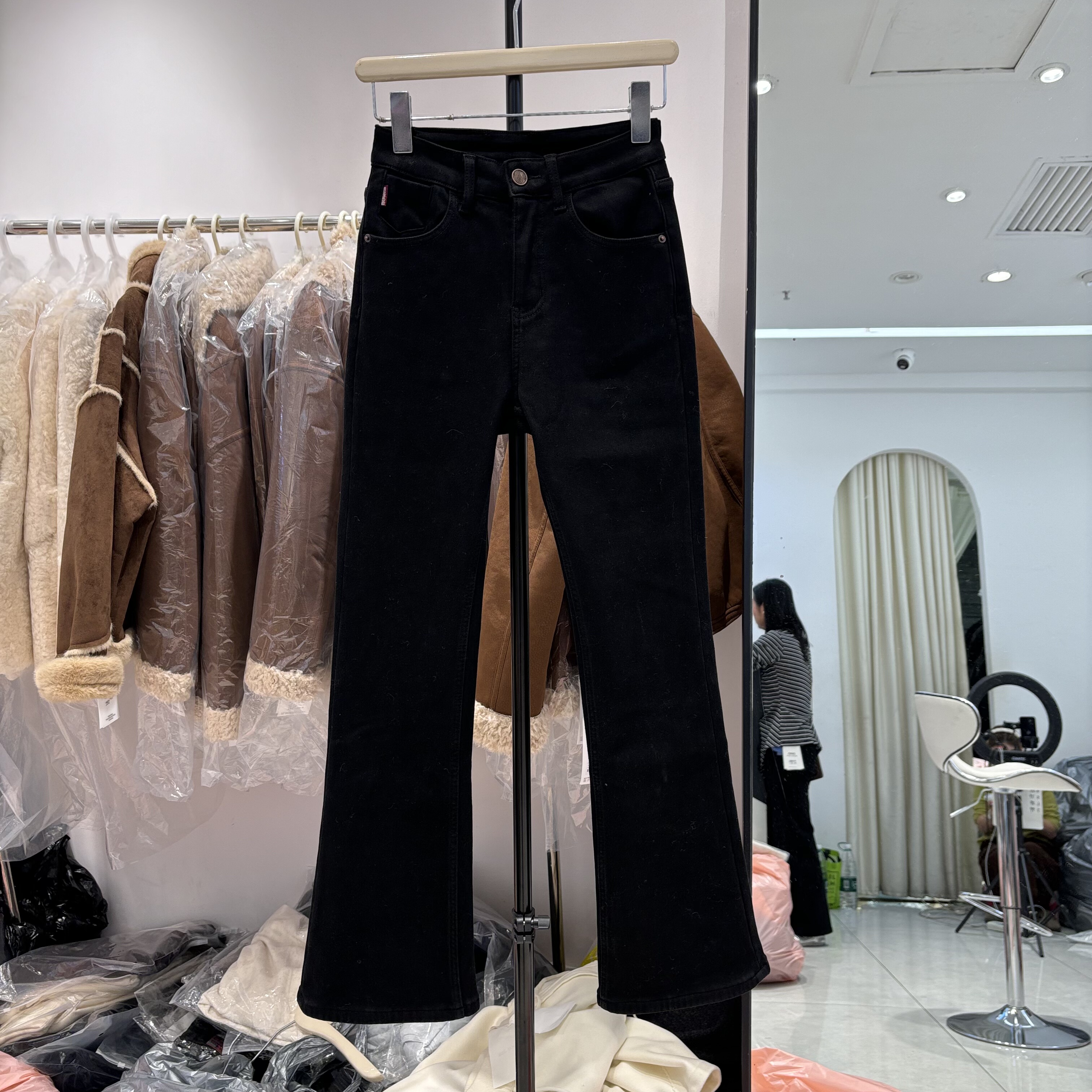 2025秋冬修身窄版直筒加绒牛仔裤女小个子显瘦微喇马蹄拖地裤8596