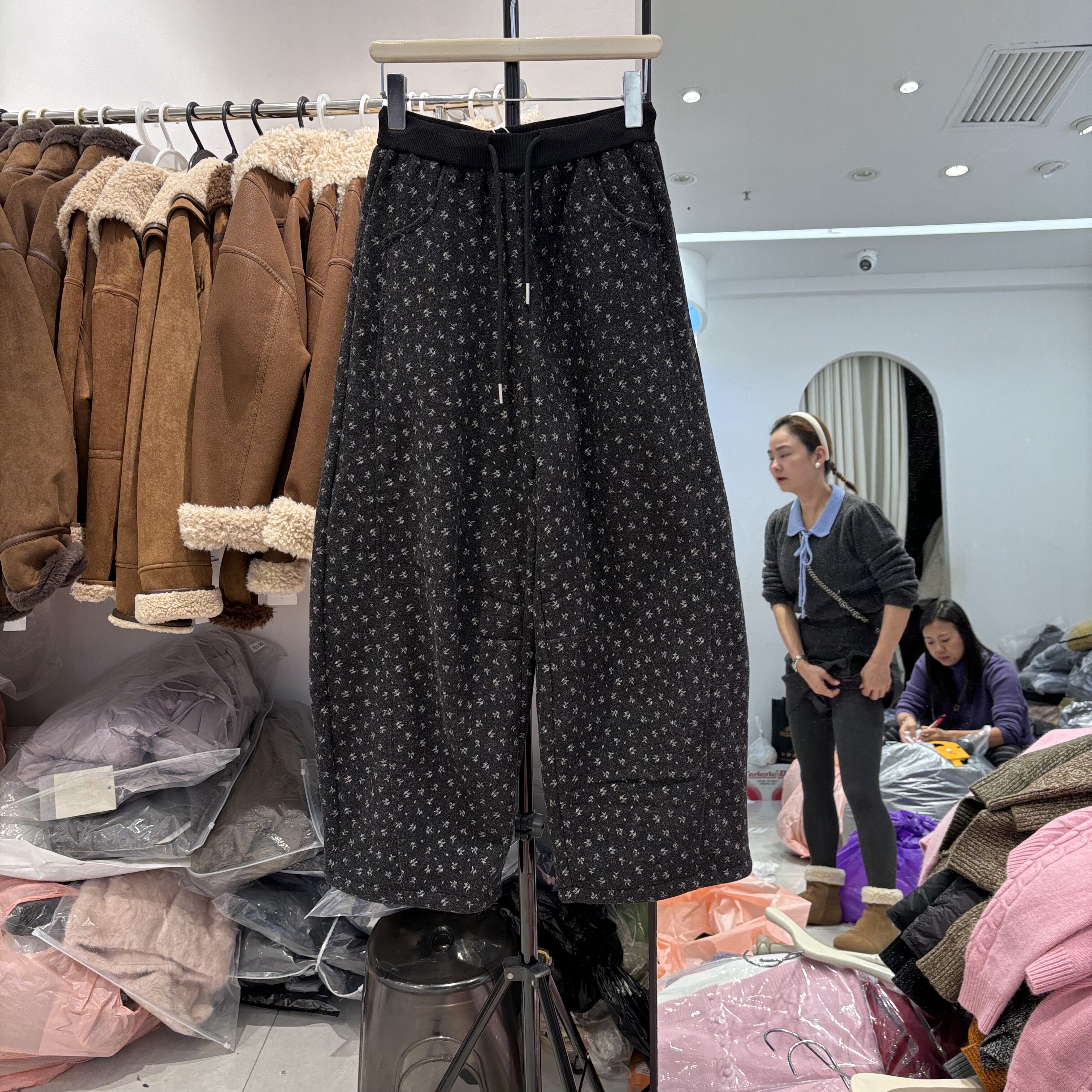 GMS歌玛索加绒裤脚收绳松紧腰弯刀裤女2025加厚毛呢阔腿裤子35360