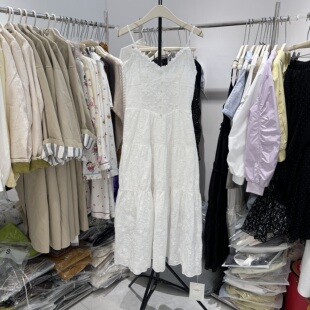 2026早春新款 气质显瘦连衣裙26001 蕾丝刺绣拼接网纱吊带裙女法式