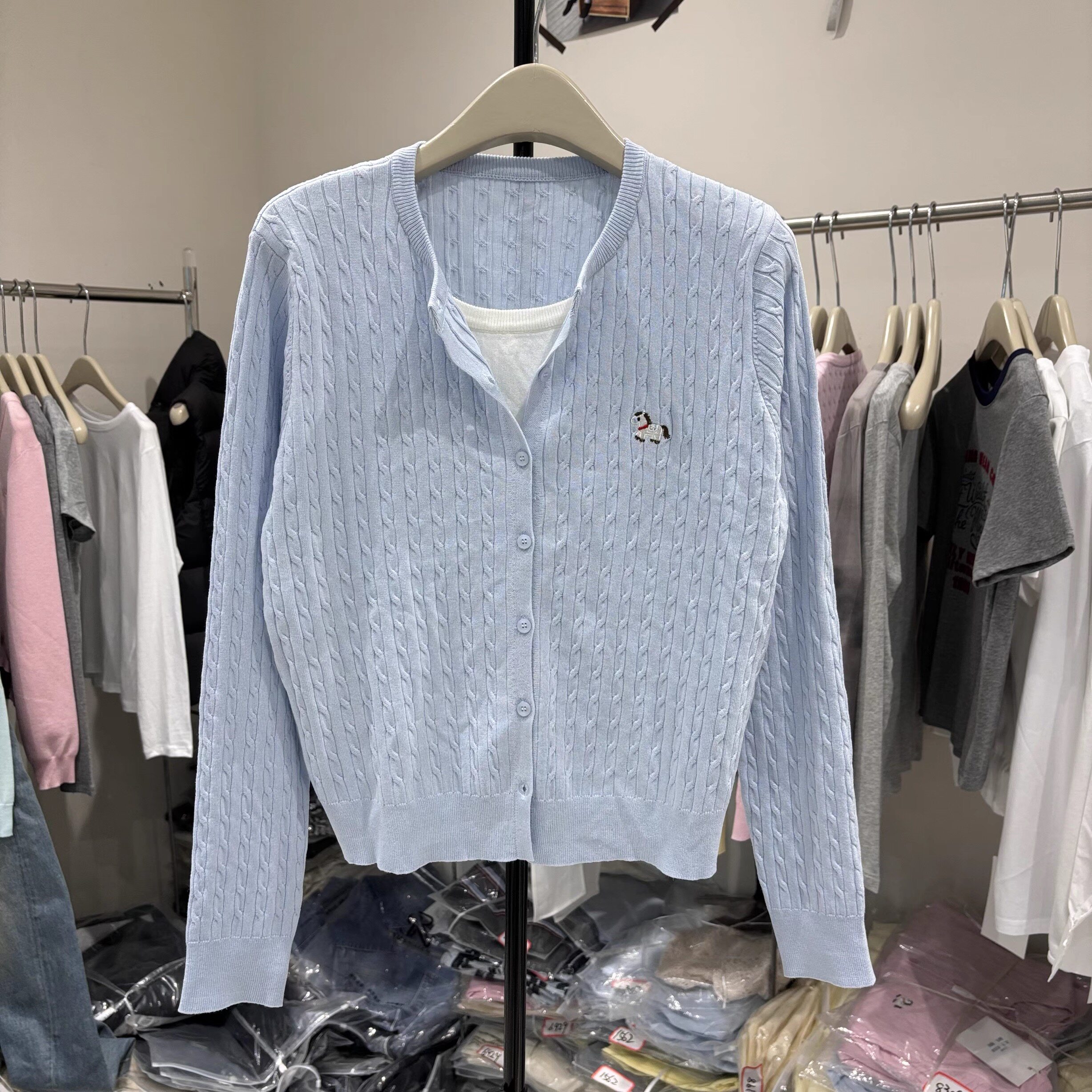 针织衫女2026早春新款小马刺绣圆领披肩帽显瘦外套上衣开衫潮8308