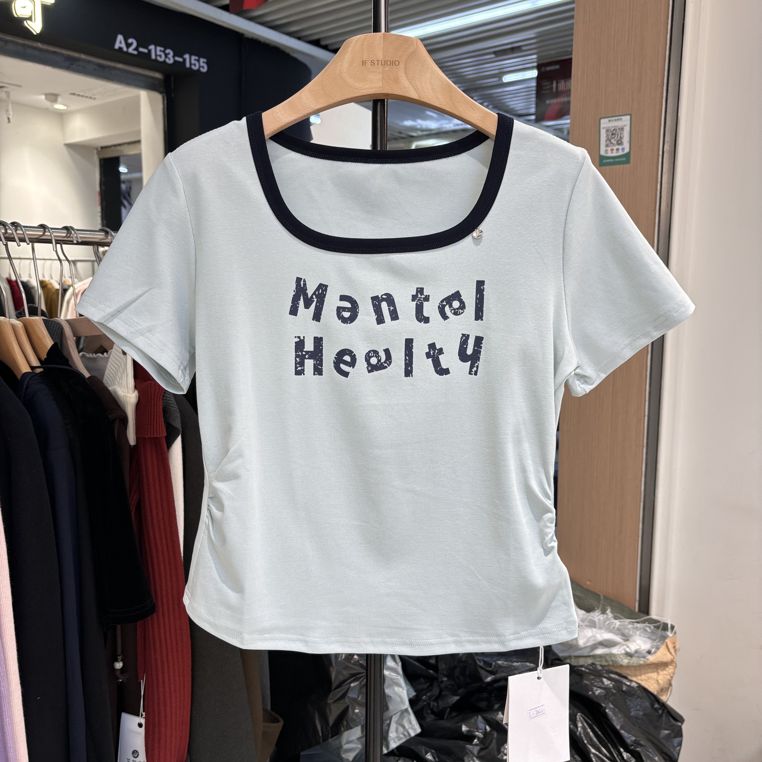 欧货正肩短袖T恤女2026夏季新款大码显瘦不规则短款撞色上衣