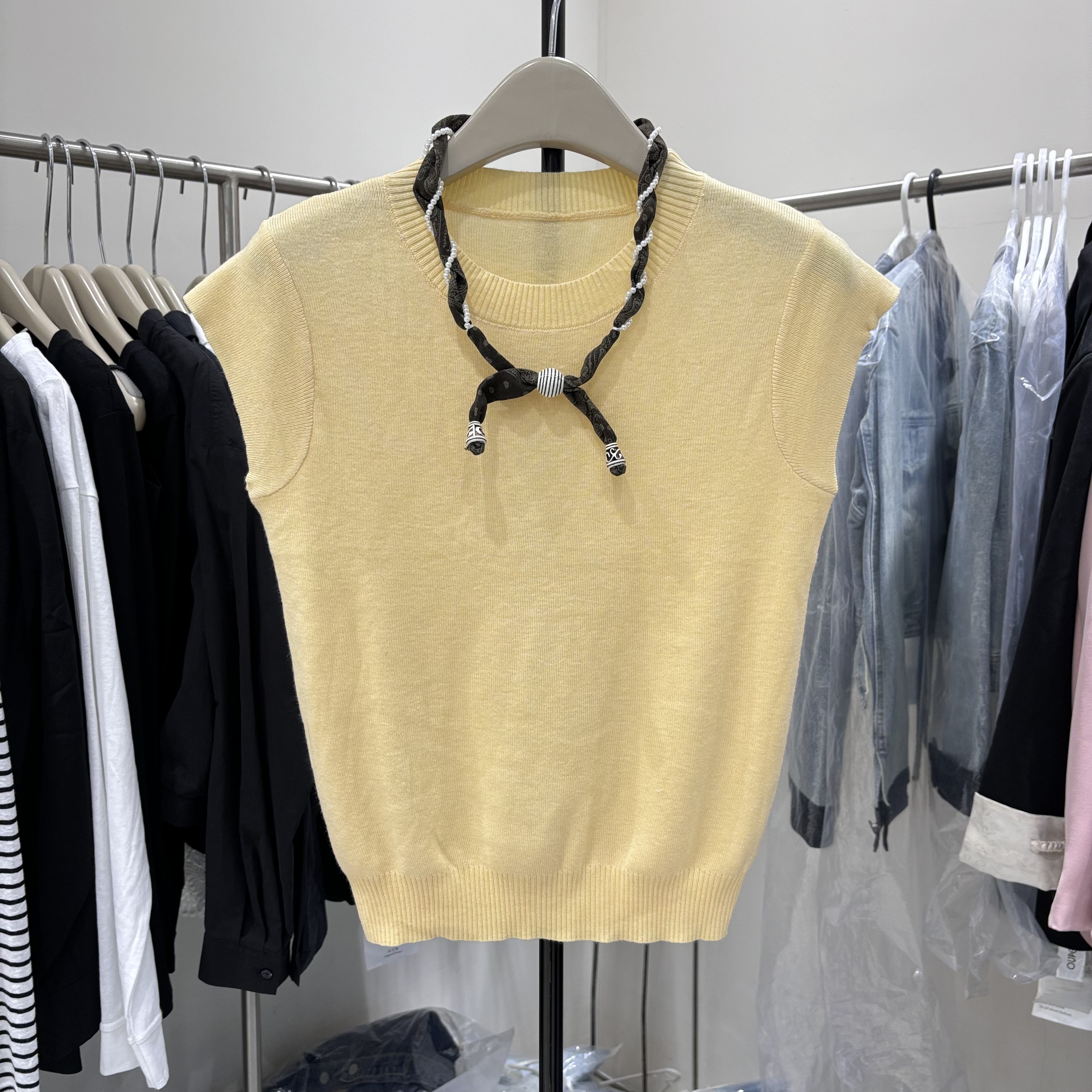 高级感短袖针织衫女2026春夏新款韩系显瘦纯色简约短款上衣配丝巾