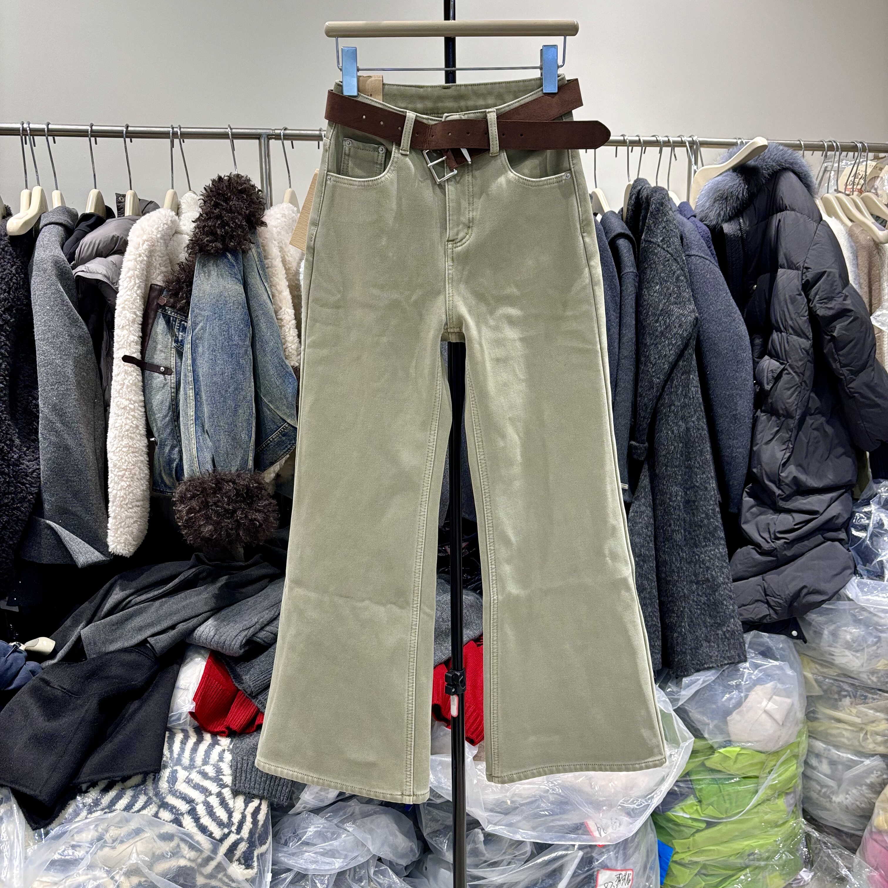 2025新款显瘦百搭高腰配腰带加绒加厚阔腿牛仔微喇裤女长裤92890