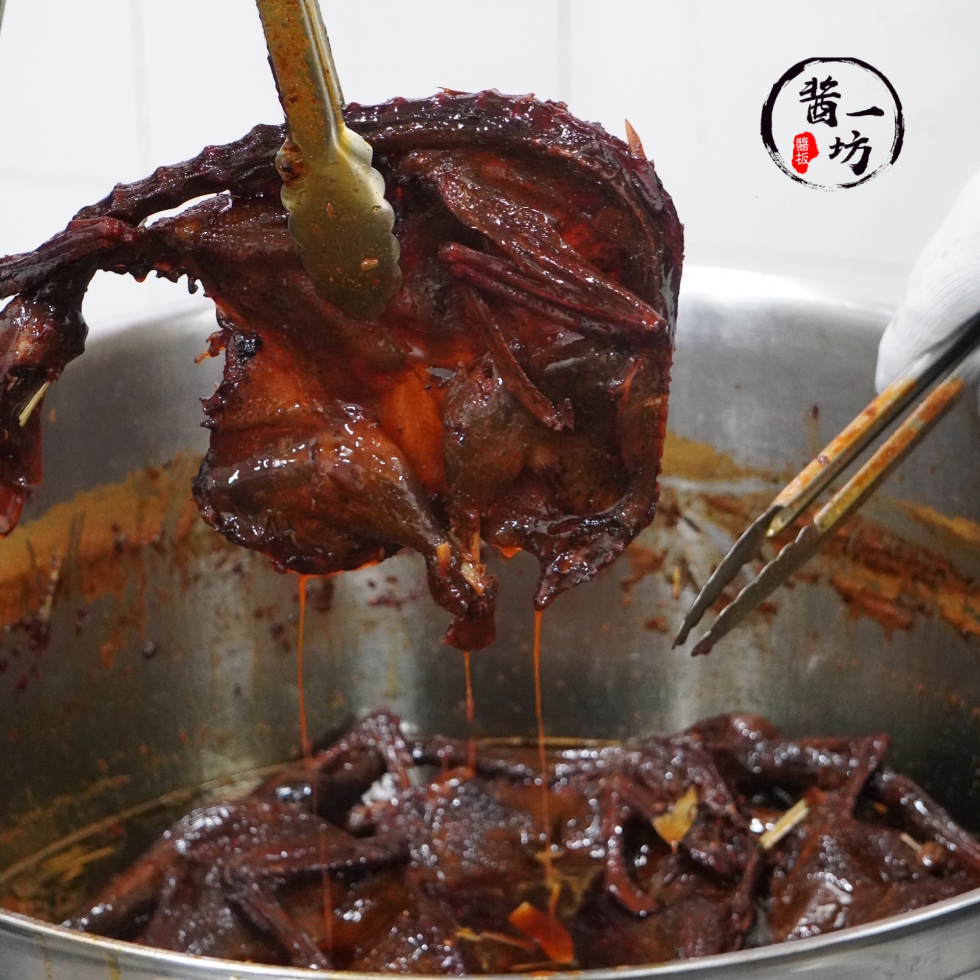 酱一坊招牌大老鸭湖南特产手撕鸭正宗老益阳味道变态辣香辣超辣_虎窝淘