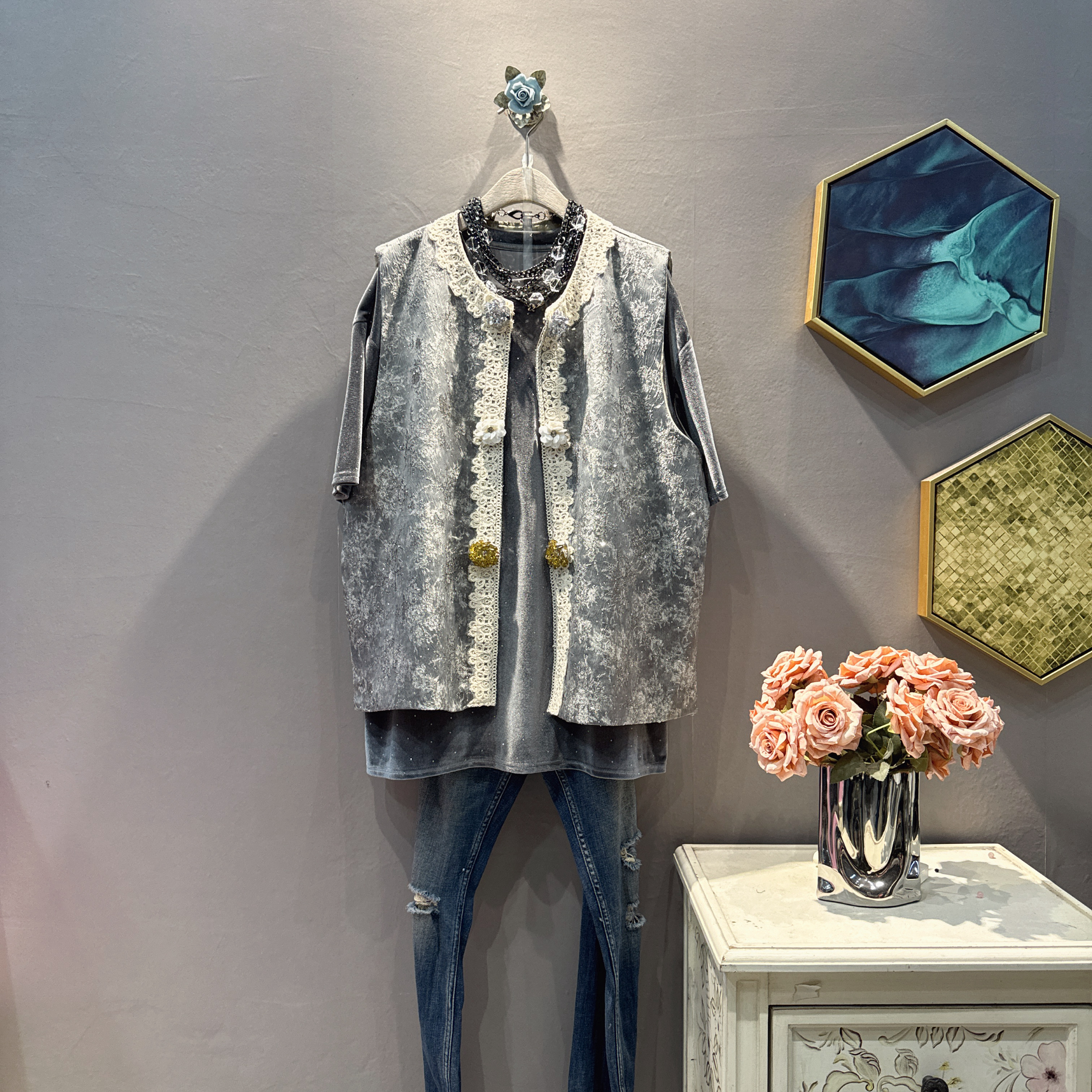 2025年春季新款立体花朵蕾丝花边马夹