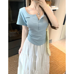 大码 t恤女夏季 显瘦洋气方口领小衫 上衣 微胖mm设计感纽扣正肩短袖