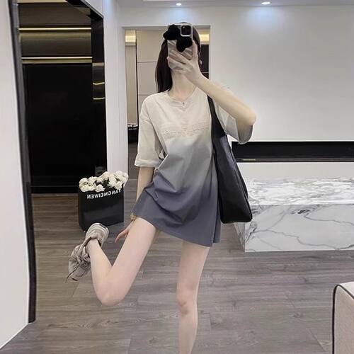 大码时尚设计渐变短袖t恤女夏季新款胖MM宽松遮肉中长款独特上衣