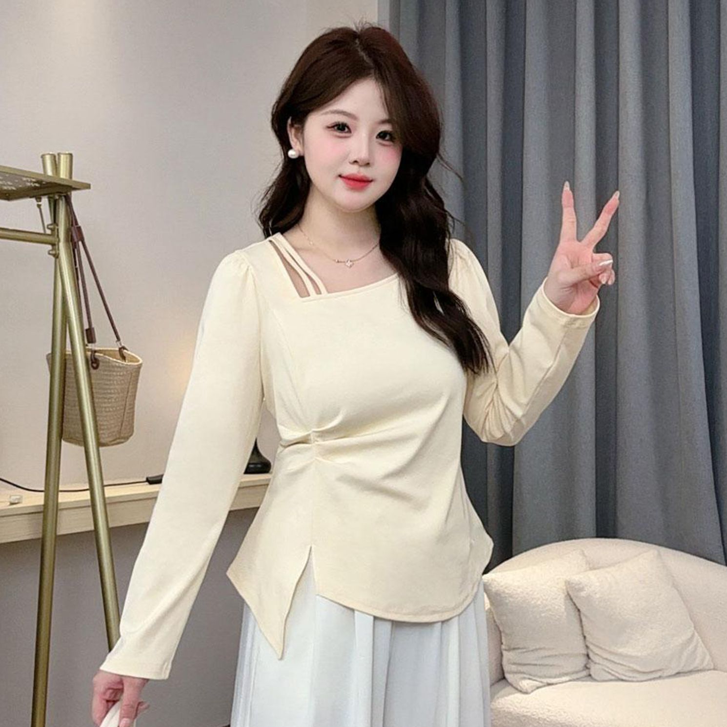 大码不规则镂空斜领长袖T恤女春秋季新款胖mm遮肉显瘦打底衫上衣