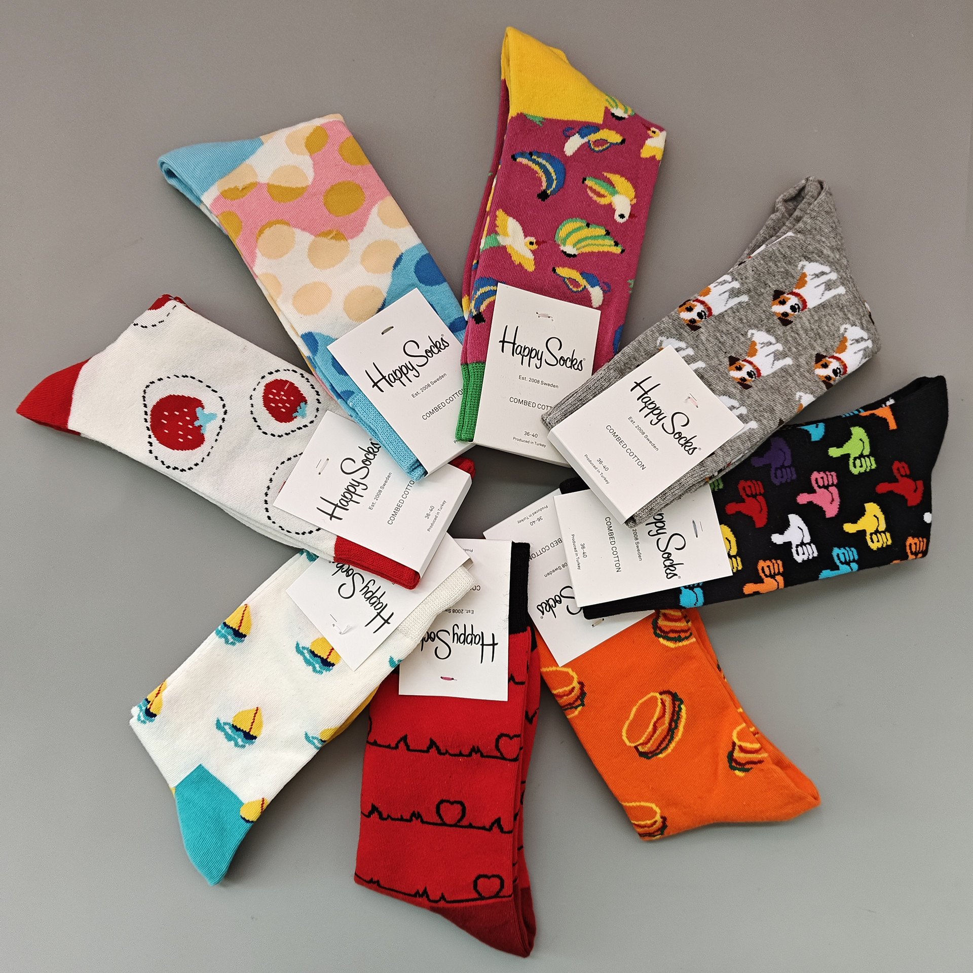 新款happy中筒袜潮牌网红女棉袜卡通ins风嗨皮四季潮袜袜子