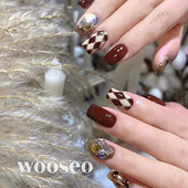 美甲2025新款 复古穿戴甲短款 高级感纯手工格子穿戴式 红色指甲贴片