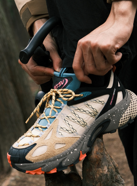 安踏SNEAKERVERSE ZIGZAG复古户外潮流时尚休闲鞋男鞋112548814VS