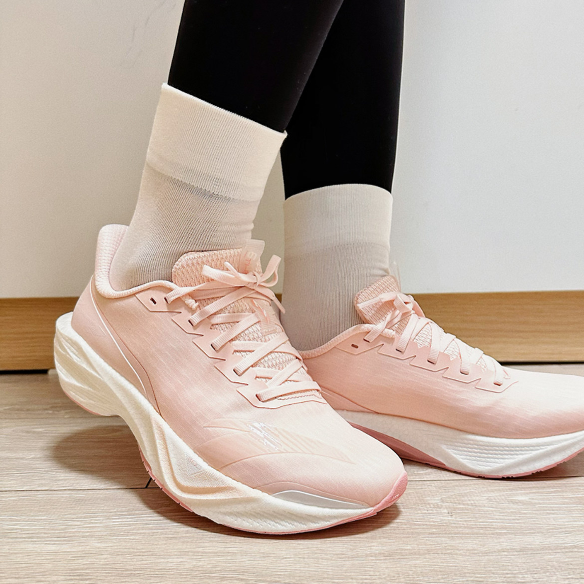 安踏马赫6代丨缓震专业跑步鞋女春款中考体测训练运动鞋122615583