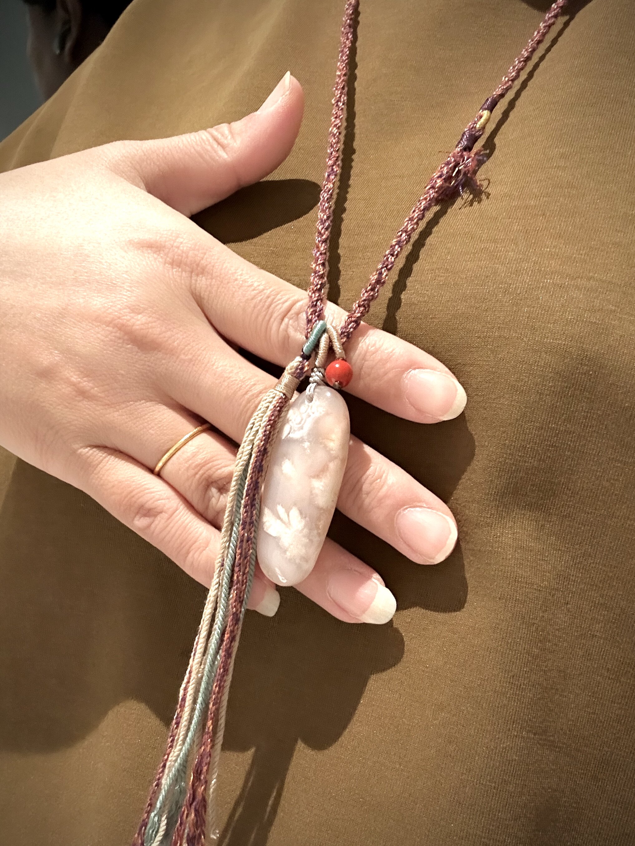 纯手工设计编绳藏式樱花玛瑙挂件颈饰