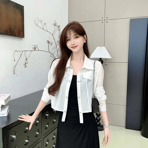 JUST CC 卡卡女装官方旗舰正品《简约夏日》国风盘扣短版防晒衬衫