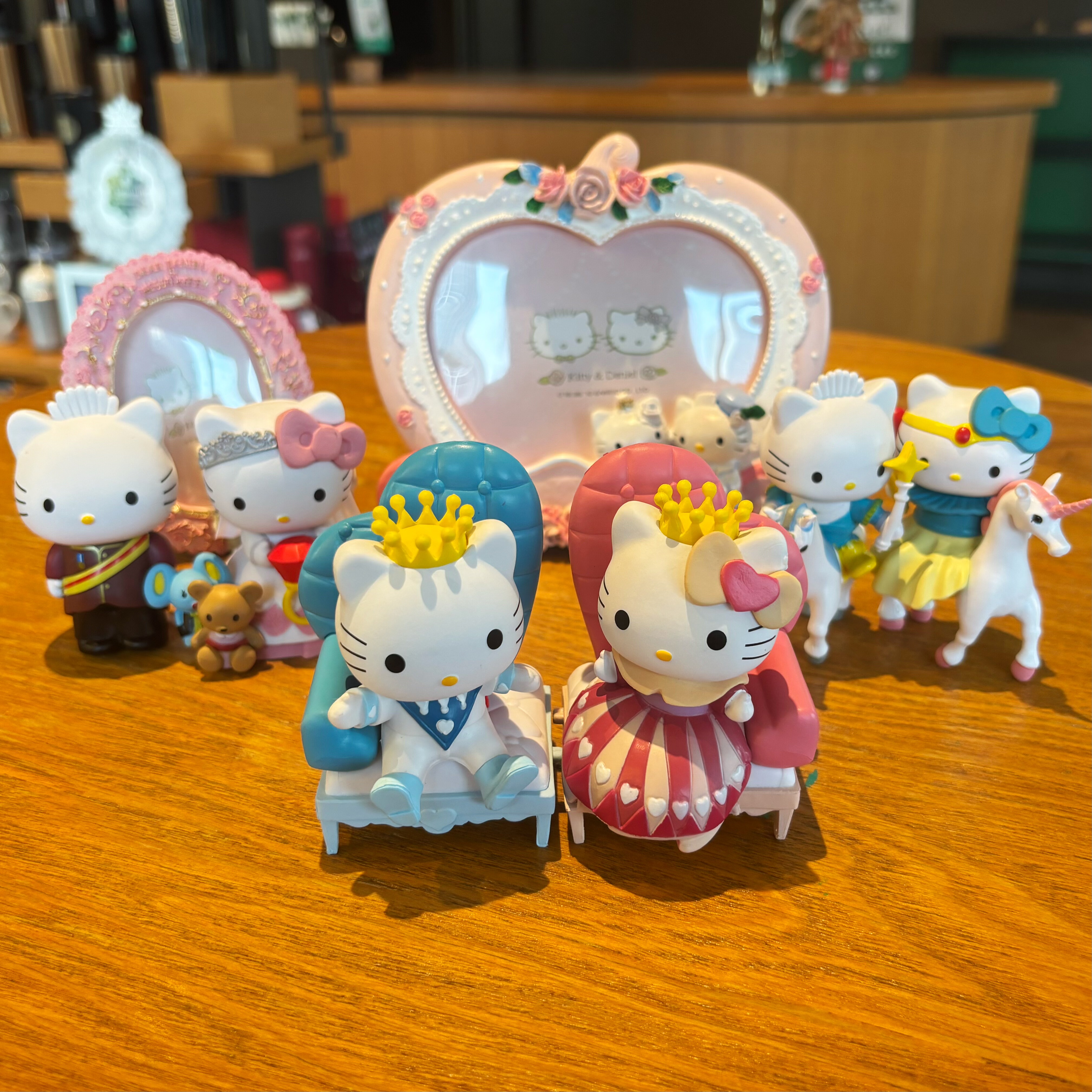 KT凯蒂猫40周年纪念宝座婚纱kt骑马Kitty猫手办模型摆件装饰公仔,家居饰品,桌面摆件,淘宝优惠券,粉丝福利购,淘宝优惠卷