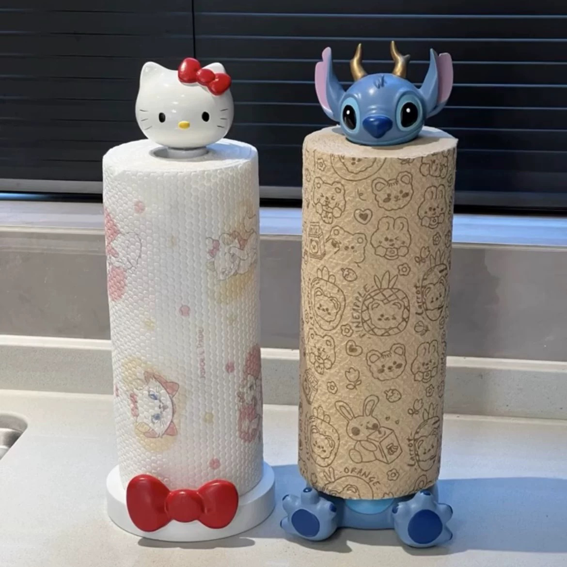 HelloKitty纸巾架立式厨房卷纸架免打孔可爱卡通史迪仔装饰品摆件