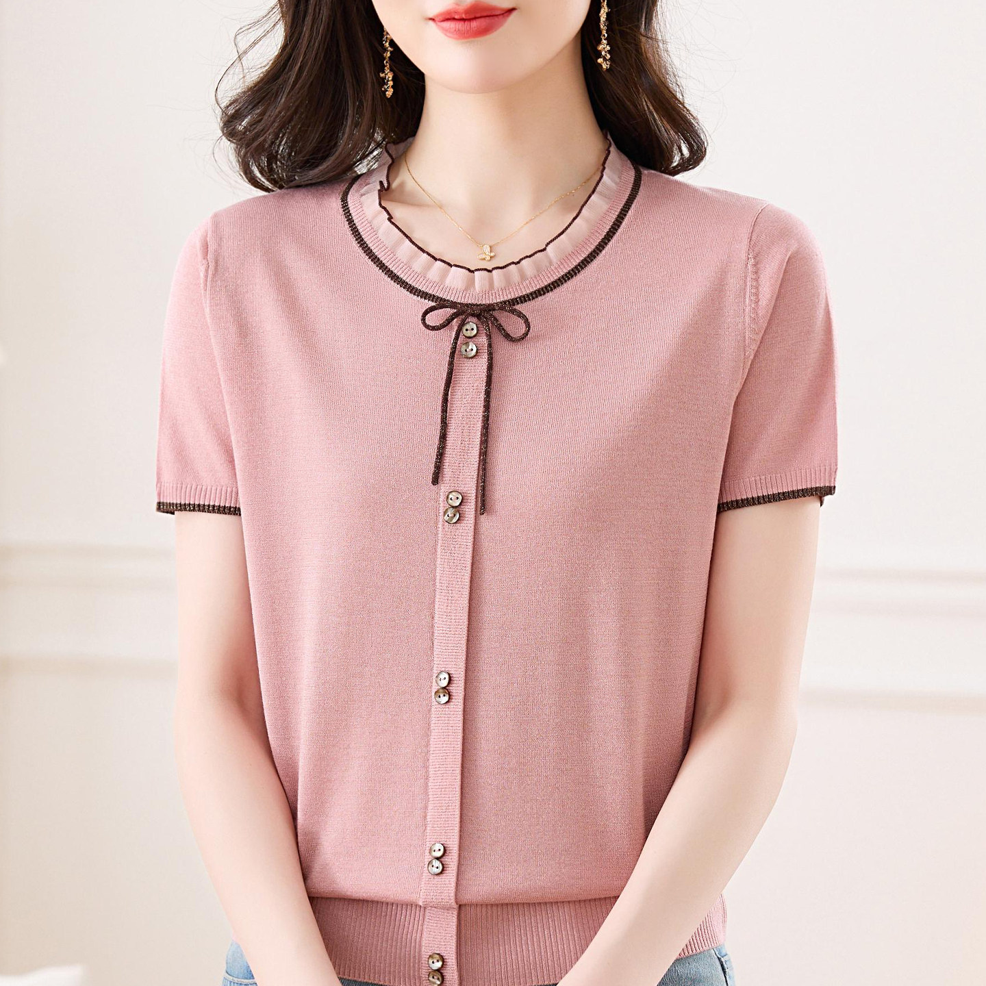 鄂尔多斯市妈妈夏装桑蚕丝上衣2026新款中年女士时尚冰丝短袖T恤