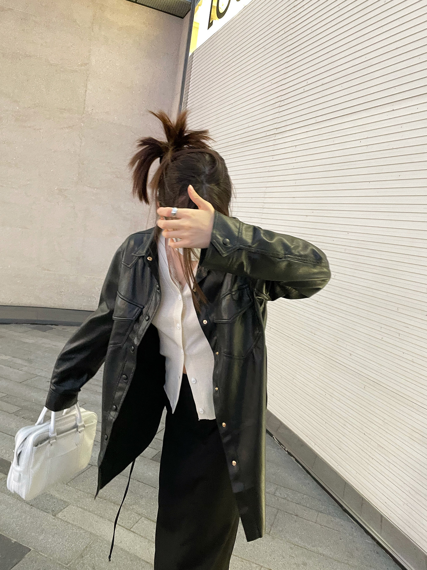 maste 香颂返场不动声色散发高级气 白色针织开衫短款冬季