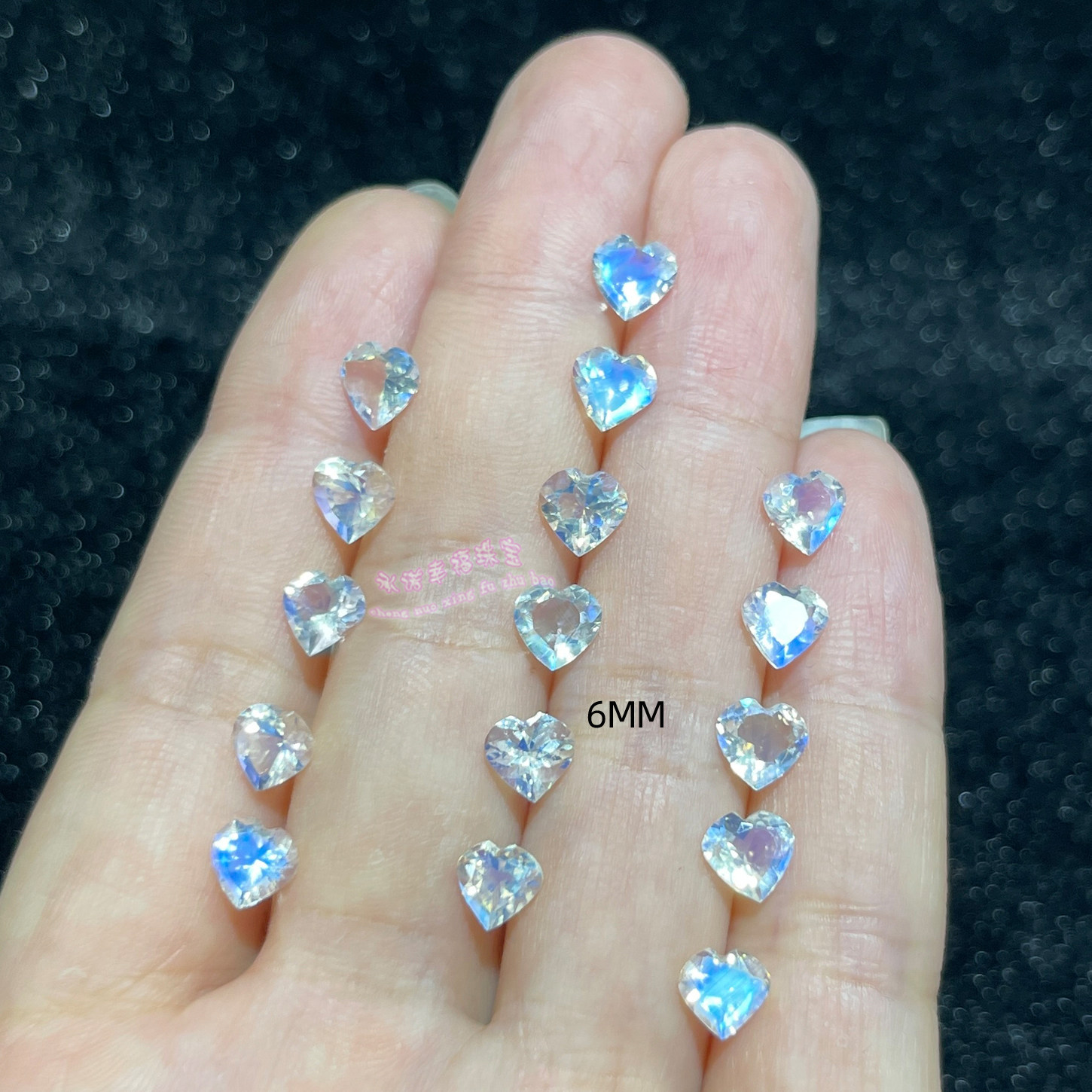 天然刻面蓝月光石 心形6MM 蓝月光石原石裸石戒面