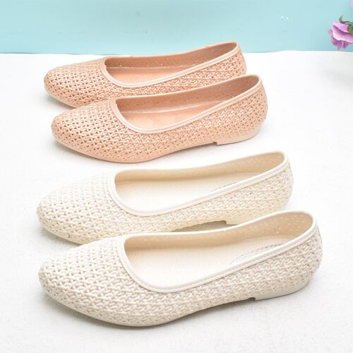 2024夏季女时尚尖头女平底凉鞋镂空洞洞防滑塑料防水浅口休闲女鞋 - 封面