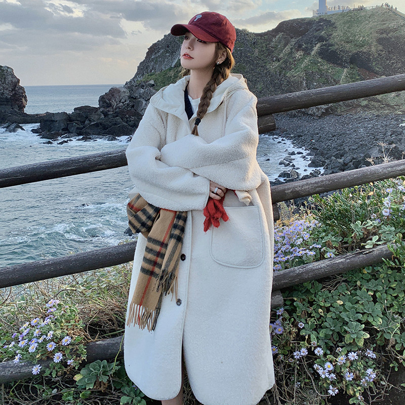 冬季白色超好看羊羔毛外套女2024新款流行高级感韩系慵懒宽松棉服,女装毛呢外套,韩秀