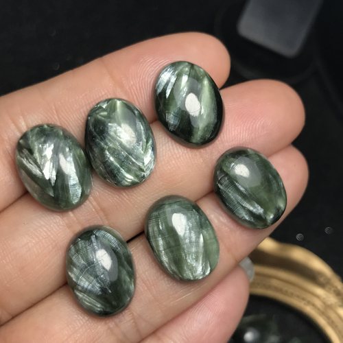 天然绿龙晶椭圆形戒面