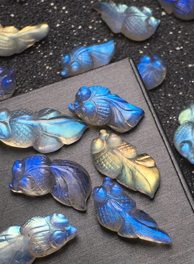 天然拉长石灰月光金鱼吊坠