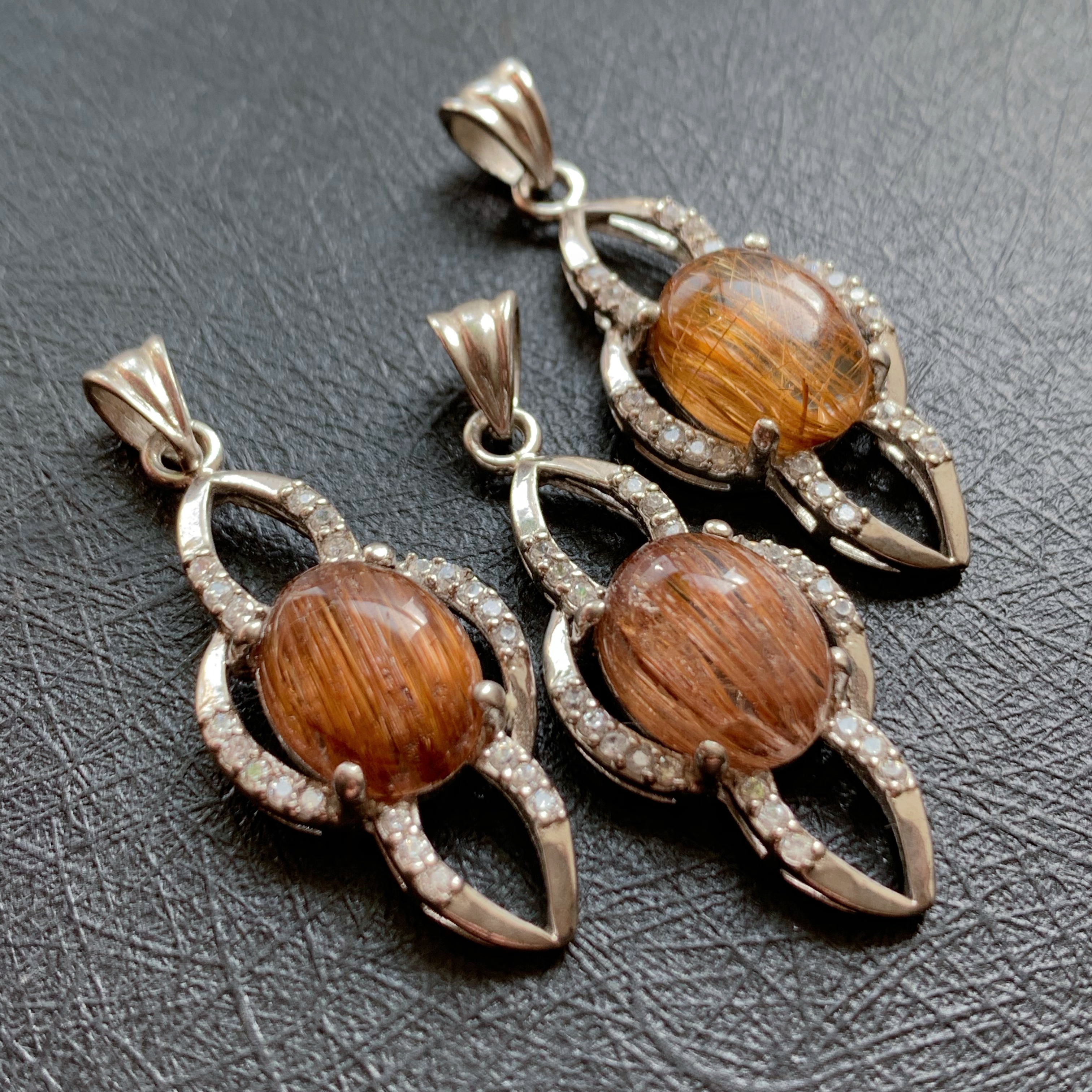 亏本清货天然绿发晶吊坠