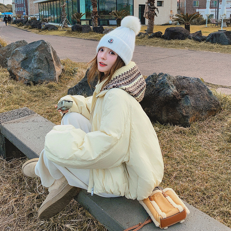 浅黄色针织连帽羽绒服女冬超火好看高级小众保暖加厚短面包服外套,女装羽绒服,2B110