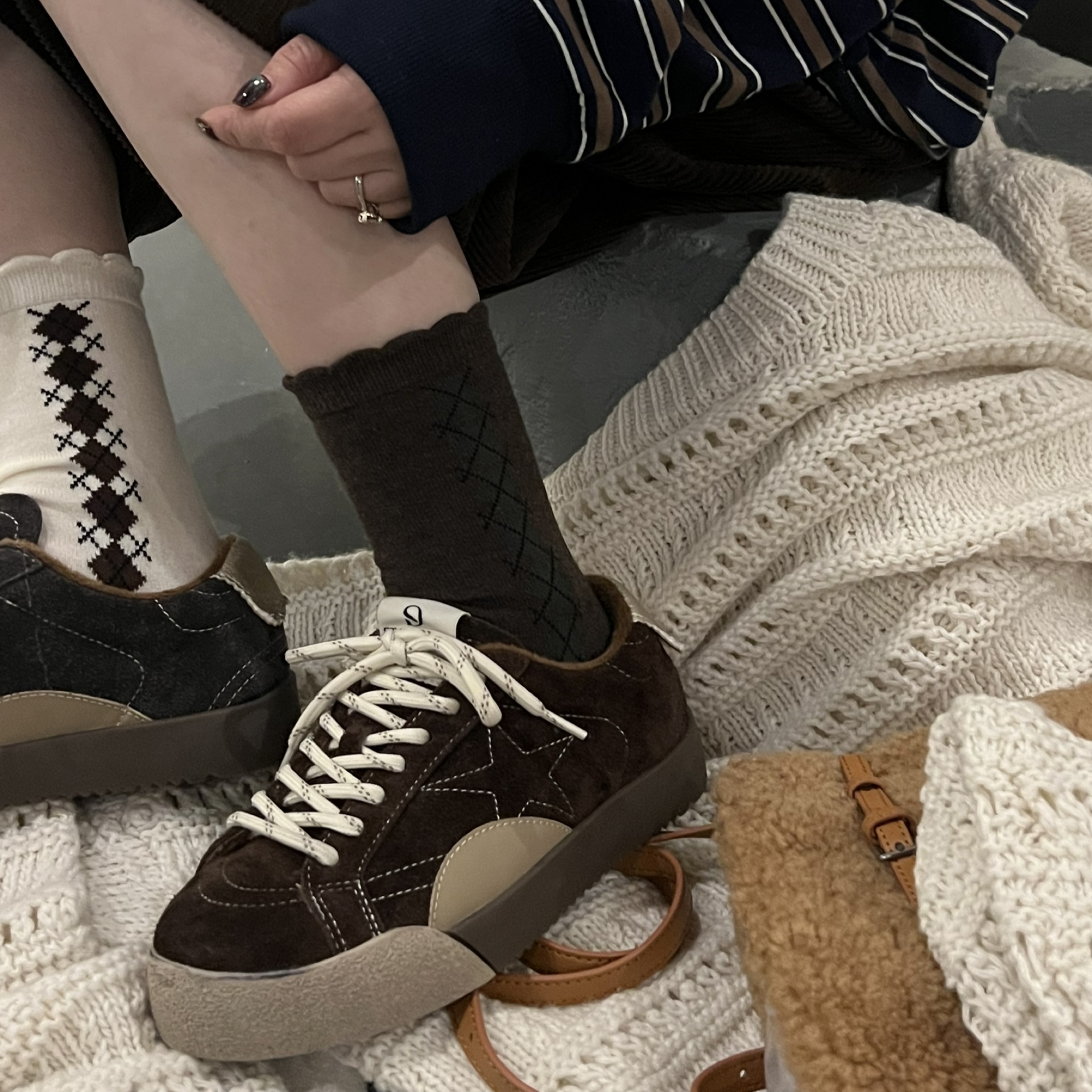 圣德俪尔2025冬季新款潮流时尚百搭加绒休闲鞋女系带星星脏脏鞋女