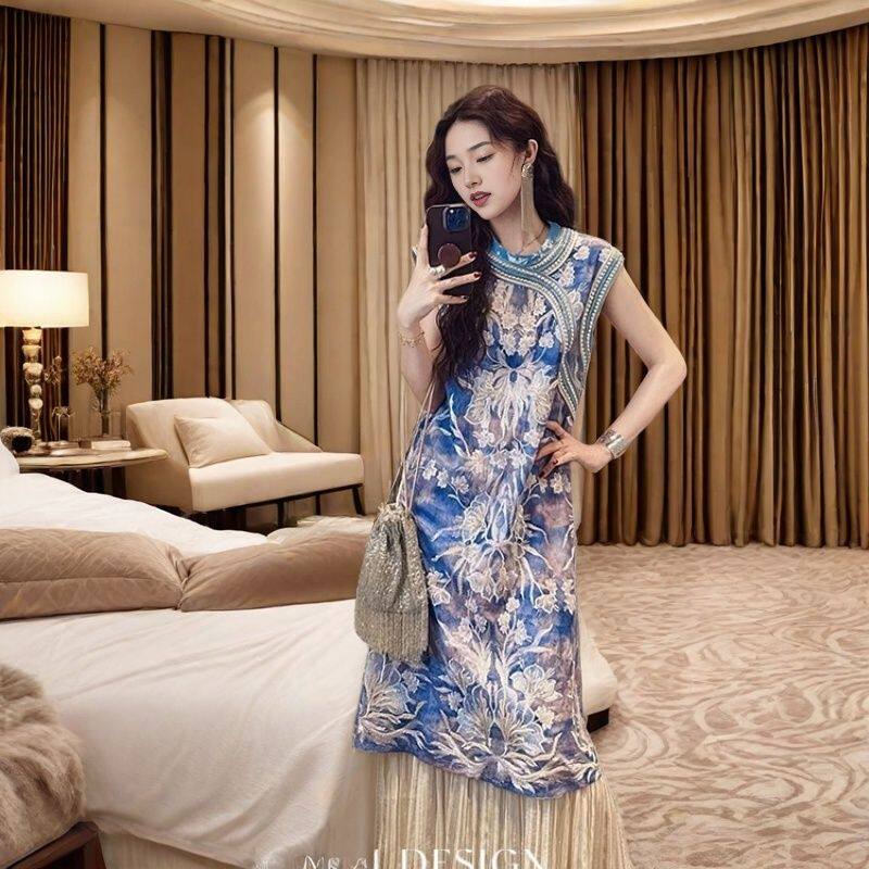 三吉同款【凝妆】新中式国风连衣裙子2025新款重工绣花背心旗袍裙