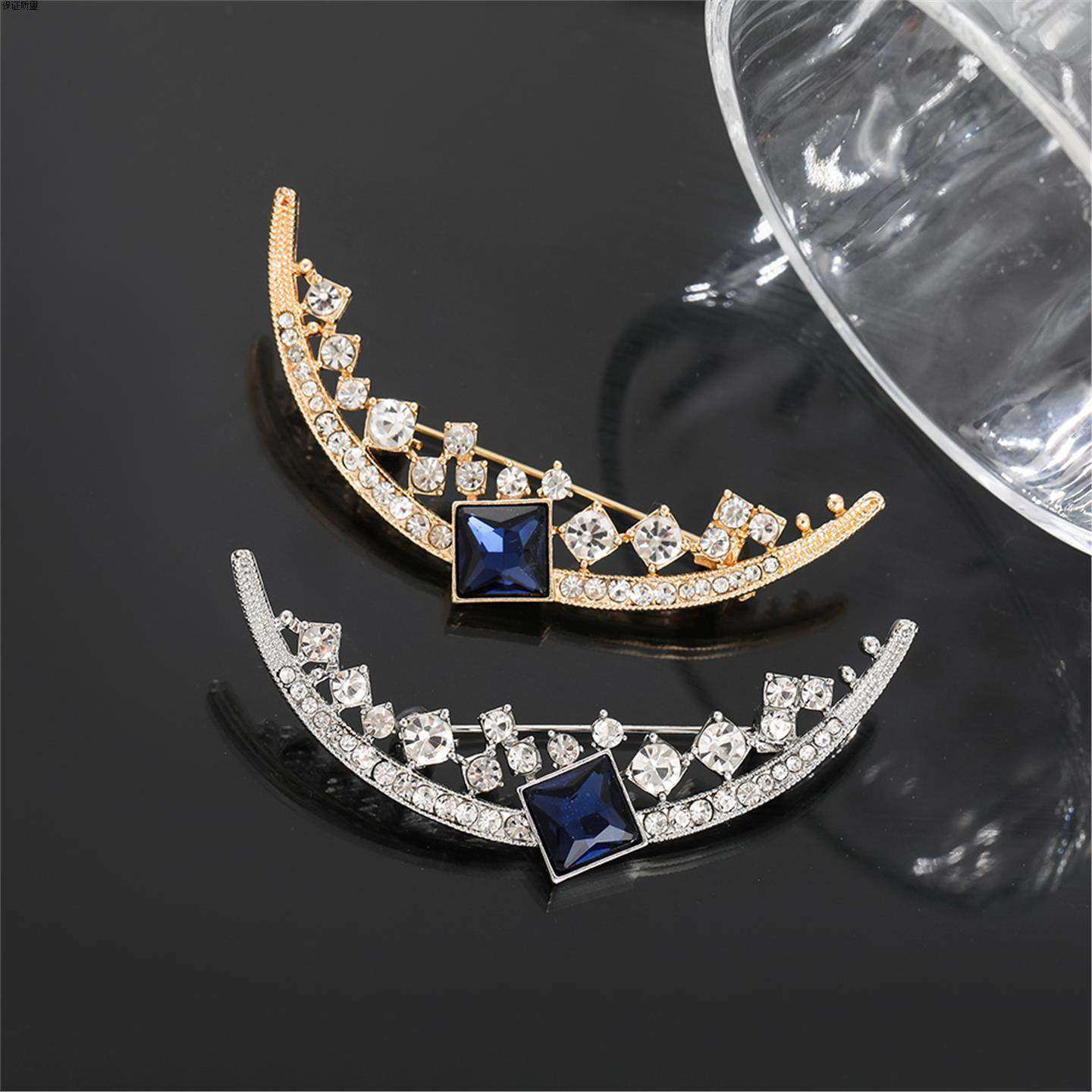 奢华优雅镶钻月光宝石胸针