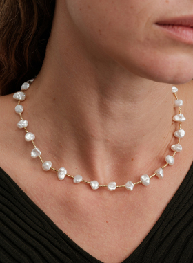 【CnHnOn脂肪商店】小众设计花瓣天然珍珠片巴洛克镂空金柱串项链