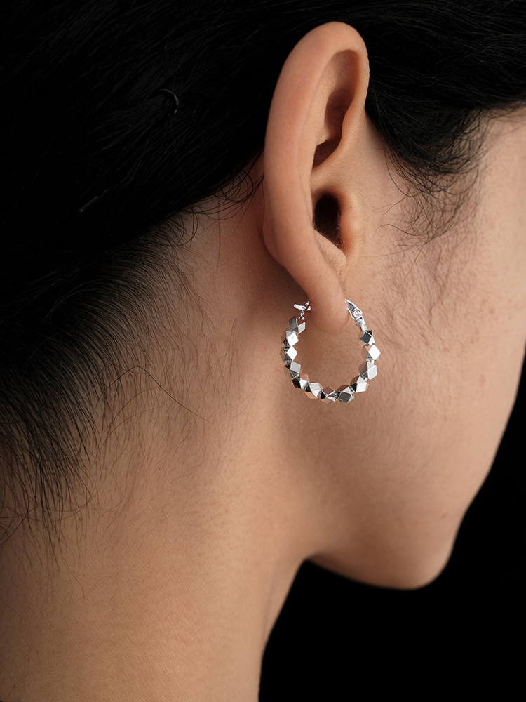 【CnHnOn 脂肪商店】s925银 碎银石子多面光泽闪亮简约耳圈耳环