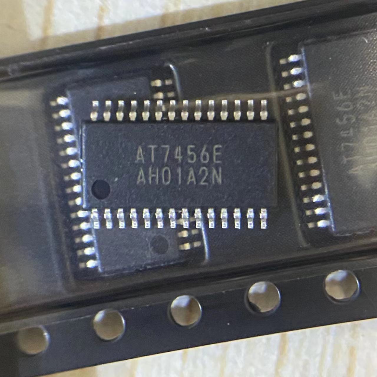 全新 AT7456 AT7456E 封装 TSSOP-28 OSD字符叠加芯片