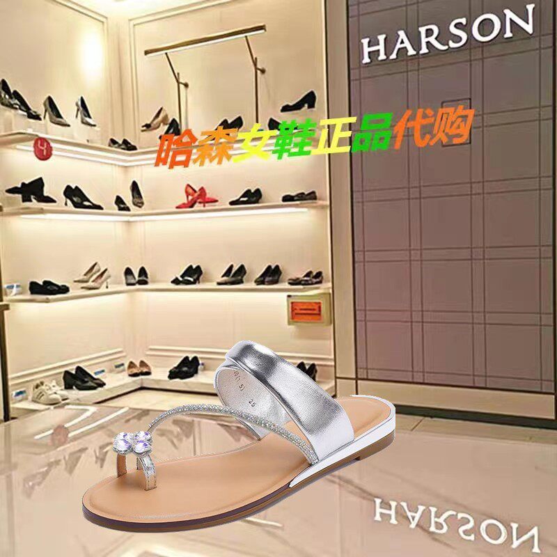 HM258401商场同款哈森2025夏季新款平底水钻休闲女鞋凉鞋人字拖鞋