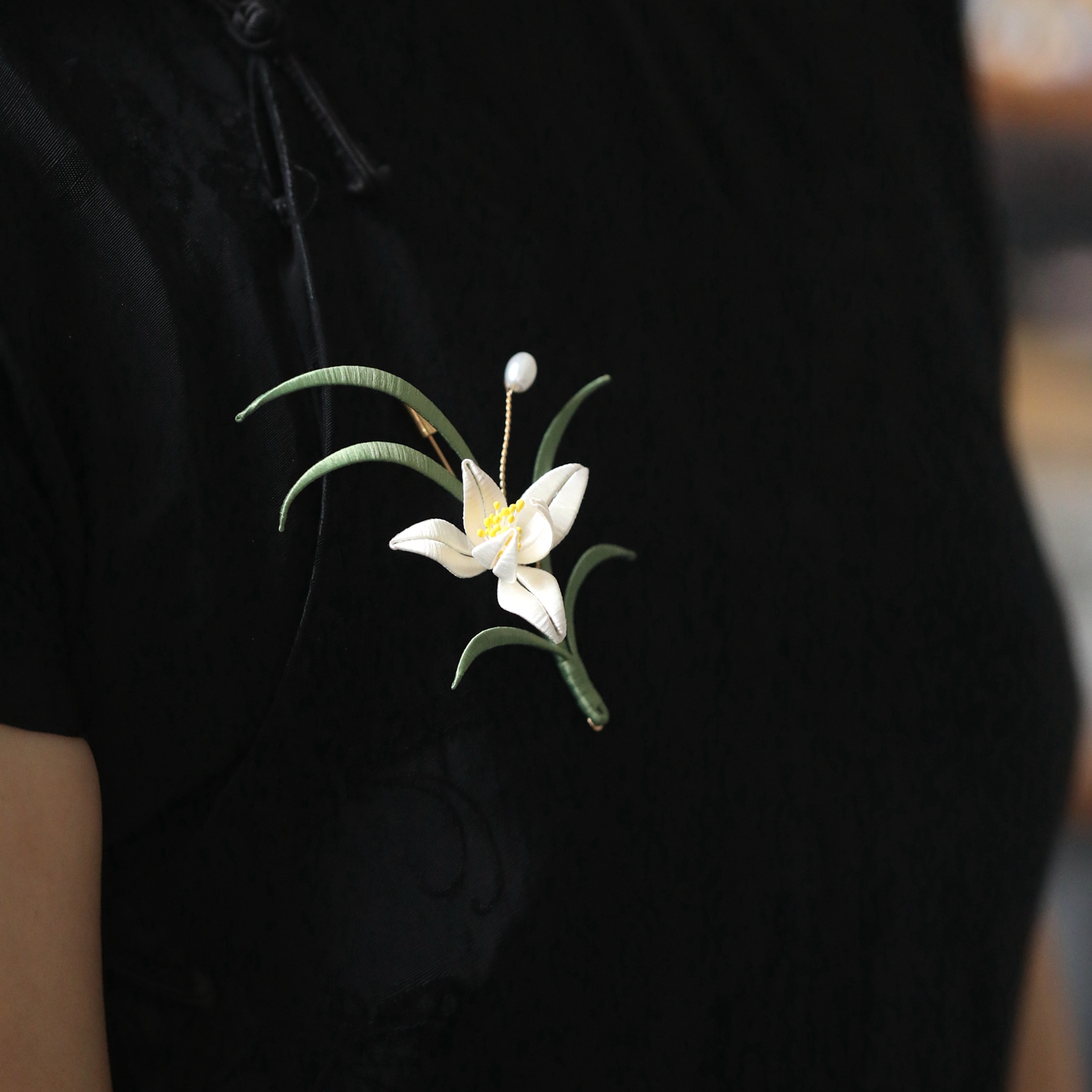 胸针女款2025新款缠花兰花胸花古风汉服旗袍配饰国风别针装饰插针