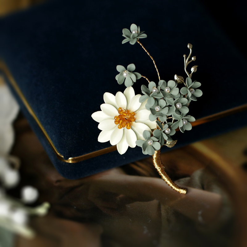 胸针女设计感秋冬高档小雏菊花朵