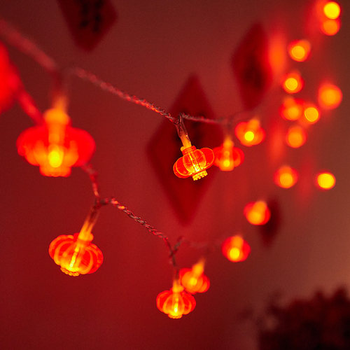 春节中国结红灯笼串灯