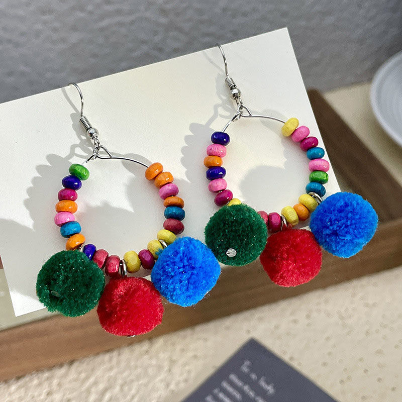 远方情复古风糖果色可爱毛绒毛球耳环女显瘦彩色圈串珠耳饰E1287