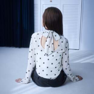 日单searoom 原单2025秋印花长袖显瘦百搭时尚后背镂空绑带衬衫女