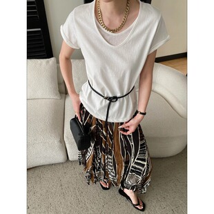 随性腔调 时髦撞色假两件V领正肩显瘦休闲短袖T恤