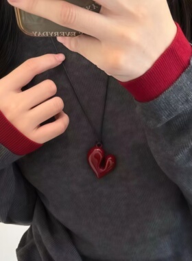 韩国fever博主同款爱心吊坠项链红色长款毛衣链女配饰锁骨链颈链