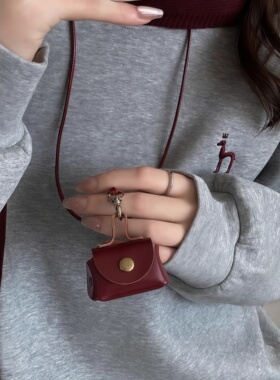 酒红项链小包复古风民族小众设计款皮质零钱包挂脖长款毛衣链配饰