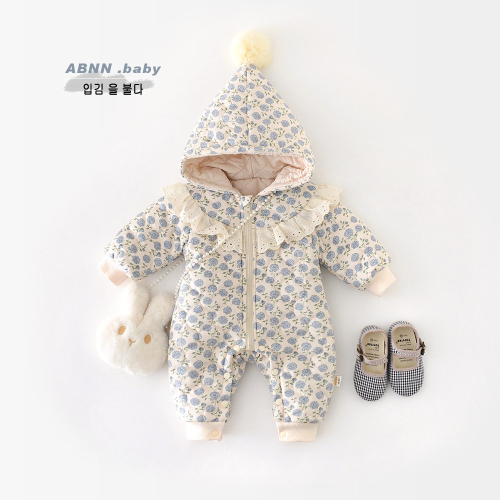 婴儿夹棉衣服秋冬装新款女宝宝加厚甜美连体衣新生儿连帽保暖爬服