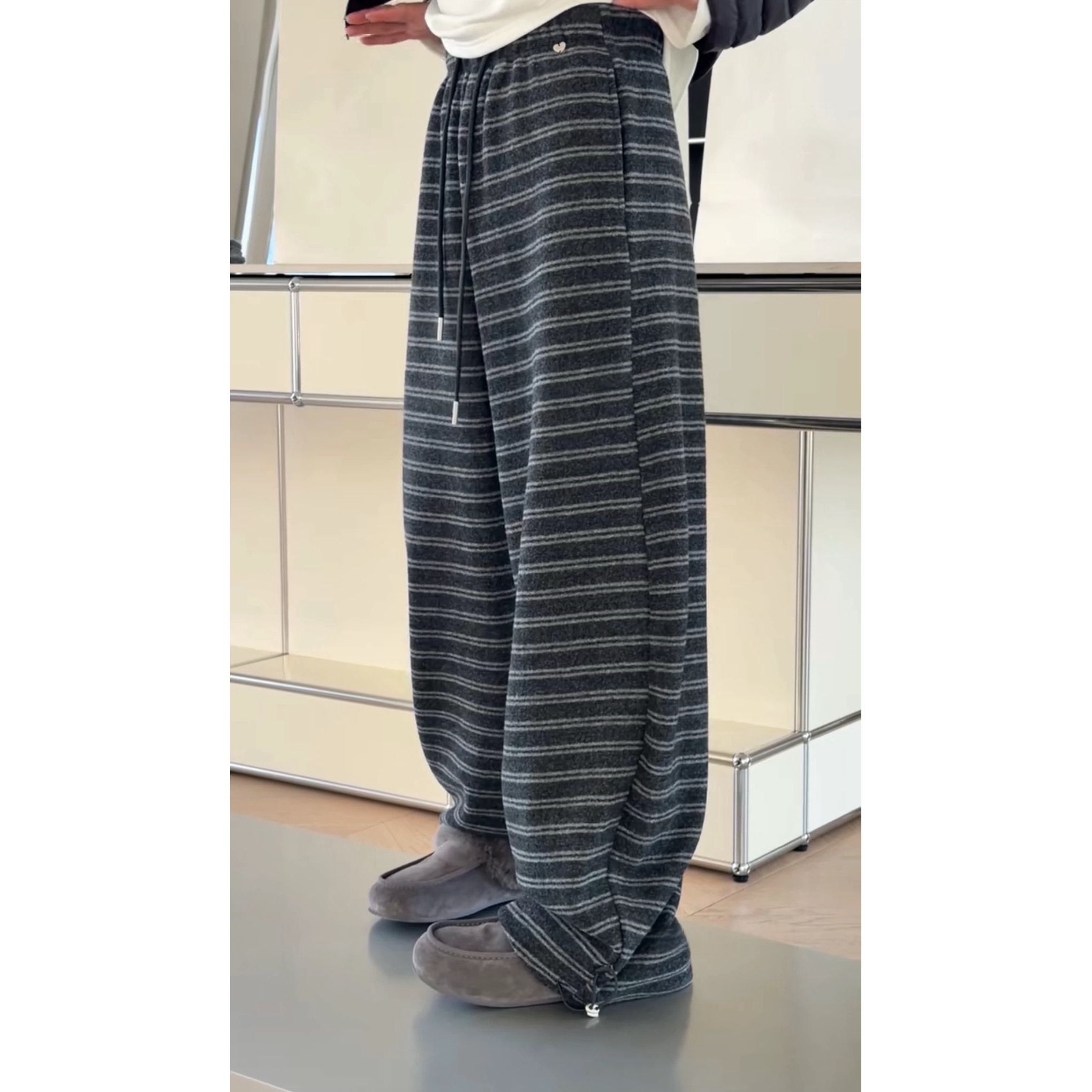 现货25年新款诗歌兰58670舒适韩系舒适松紧腰直筒条纹加绒卫裤女