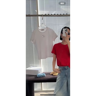 秒发诗歌兰58307简约美式时髦短袖显瘦修身小标短款T恤25秋款女装